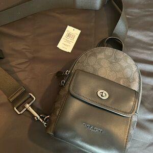 COACH Unisex Small  Turnlock Slingback CAJ29 Black/Charcoal, Like New